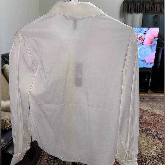 WHBM cotton blouse, new w tags, sleeve w stretch detail. Size 0 - Picture 6 of 8